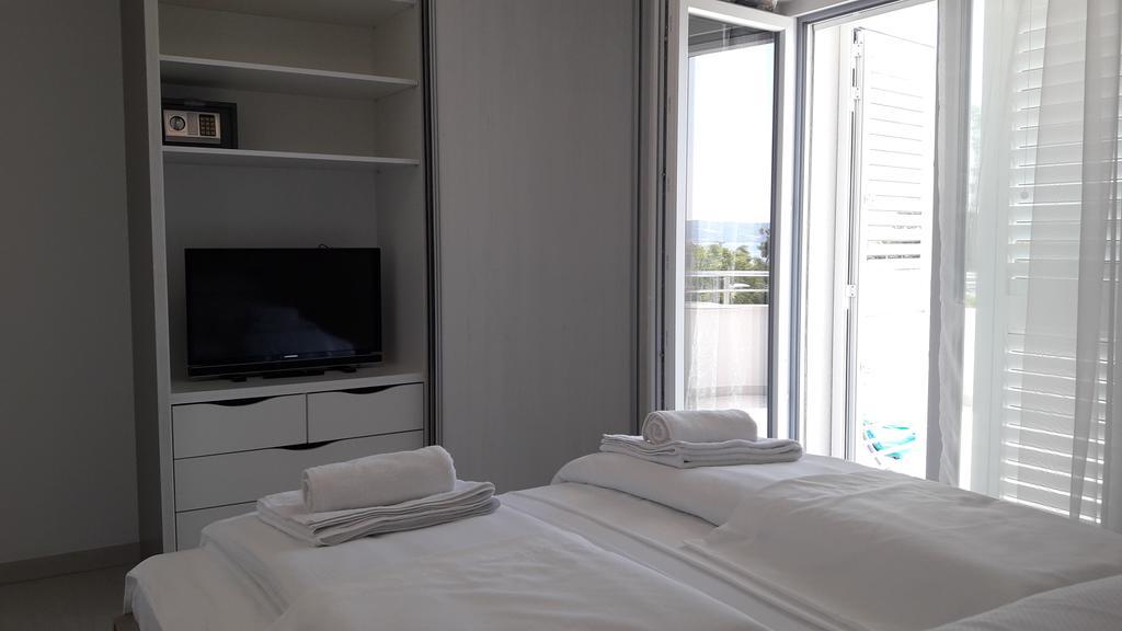 Villa-Apartments Karmel Kaštela 外观 照片