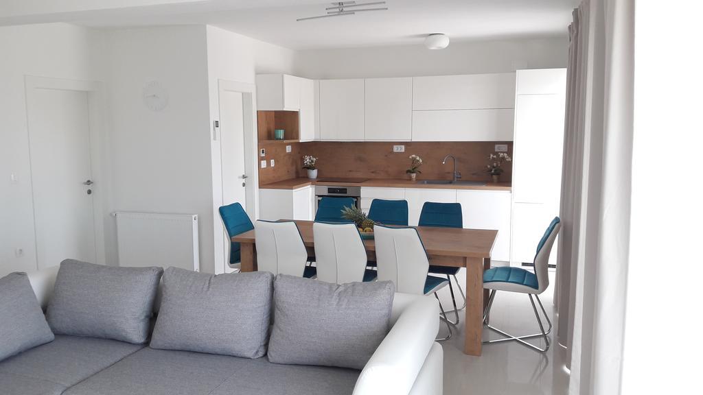 Villa-Apartments Karmel Kaštela 外观 照片