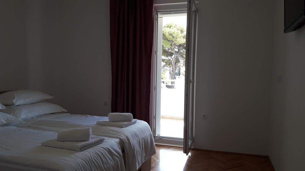 Villa-Apartments Karmel Kaštela 外观 照片