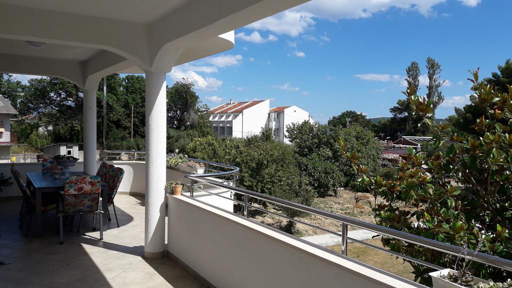 Villa-Apartments Karmel Kaštela 外观 照片