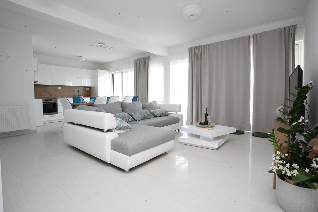 Villa-Apartments Karmel Kaštela 外观 照片